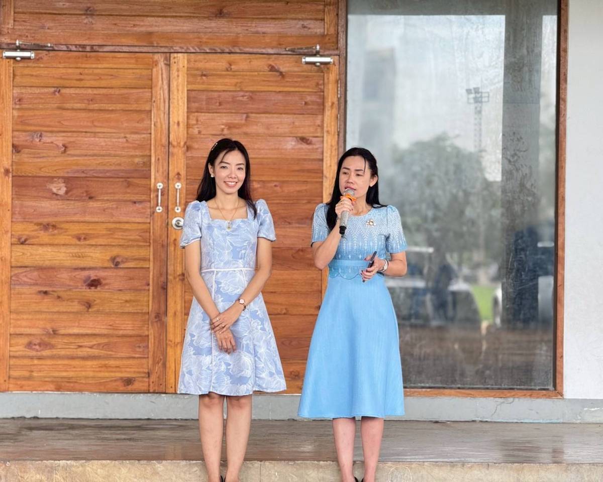  ผู้อำนวยการและรองผู้อำนวยการสถานศึกษา กล่าวต้อนรับนักเรียนในวันเปิดภาคเรียนที่ 1 ปีการศึกษา 2568 พร้อมให้โอวาทนักเรียน